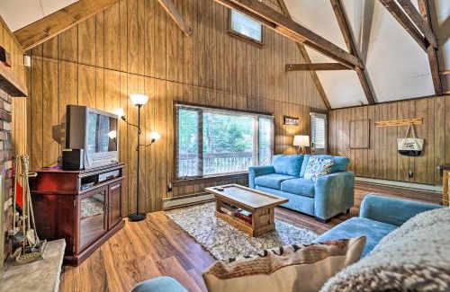 Pocono Lake Casa | Game Room and Fire Pit Tree-Lined Pocono Lake Cabin