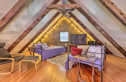 Pocono Lake Casa | Game Room and Fire Pit Tree-Lined Pocono Lake Cabin