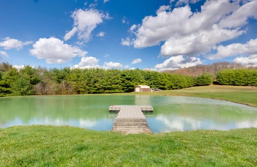 Hallsville Casa | Game Room and On-Site Pond Laurelville Retreat!