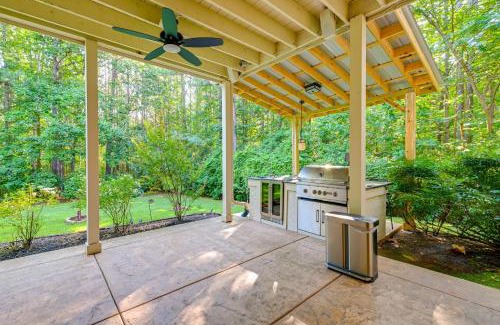 Denver Casa | Game Room and Patio Luxe Retreat Near Lake Norman!