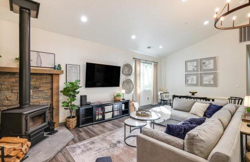 Mono Vista Casa | Game Room and Patio Picturesque Home in Sonora