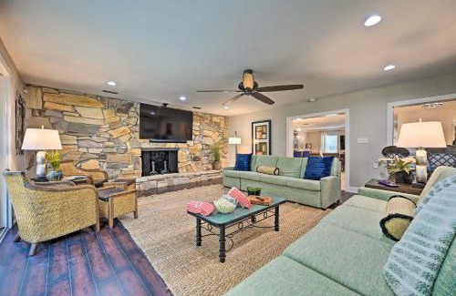 Bearss Plaza Casa | Game Room and Pool Huge Lutz Family Retreat