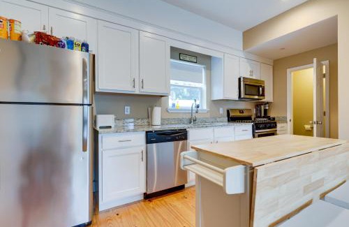 Central Business District Apartamento | Game Room and Walkable Location Mobile Condo!