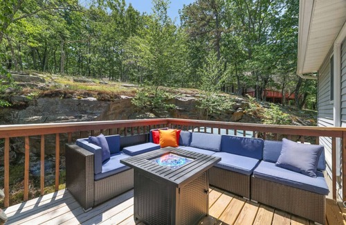 East Stroudsburg Casa | Game Room & Close to Winter Attractions