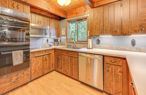 Packwood Cabina | Game Room & Fire Pit: Family Cabin in Packwood!