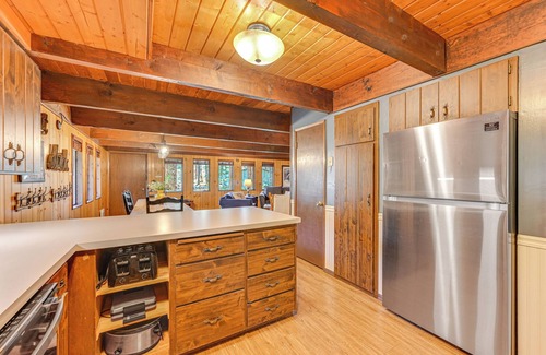 Packwood Cabina | Game Room & Fire Pit: Family Cabin in Packwood!