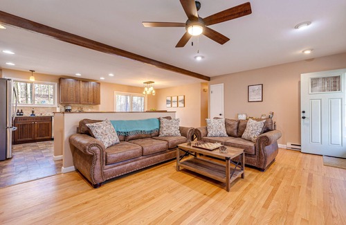 Pocono Pines Casa | Game Room & Fire Pit: Chic Pocono Pines Home!