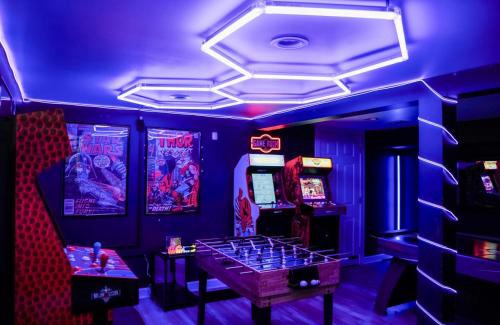 Belmont Cragin Casa | Game Room, Firepit, Playground, Gym, Billiard
