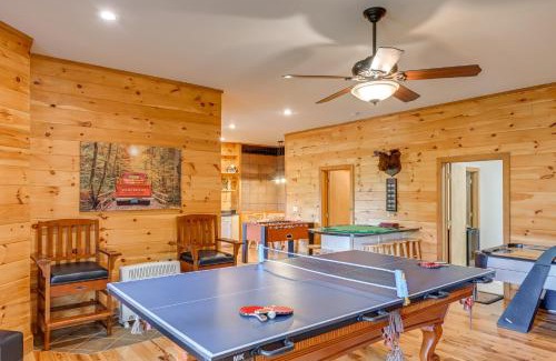 Franklin Casa | Game Room, Hot Tub and Decks Scenic Franklin Cabin