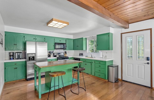 Oakhurst Casa | Game Room - Hot Tub - Fire Pit - 25 min 2 Yosemite EV Charger Level 2
