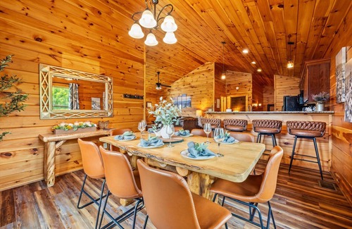 Pigeon Forge Complejo | Game Room~ HotTub~ Dollywood 3 Miles~Outdoor Pool