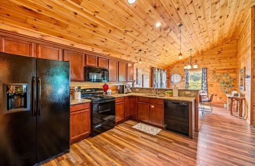 Pigeon Forge Complejo | Game Room~ HotTub~ Dollywood 3 Miles~Outdoor Pool