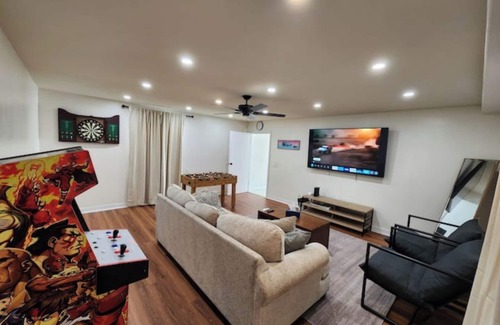 Norwalk Casa | Game Room & In-Unit Laundry - 15 Min to Disney!