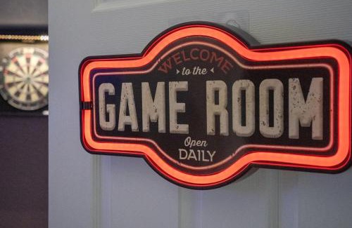 Indianapolis Casa | Game Room Retreat with Firepit and Gym, Sleeps 12