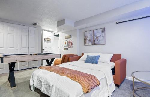 Indianapolis Casa | Game Room Retreat with Firepit and Gym, Sleeps 12