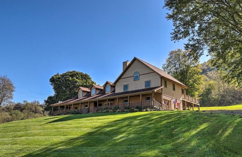 Burnsville Casa | Game Room, Theater and Deck Burnsville Cabin!