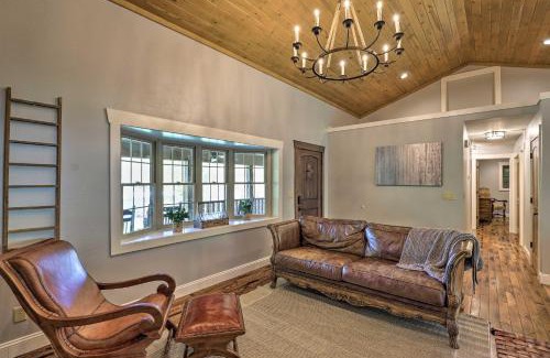 Burnsville Casa | Game Room, Theater and Deck Burnsville Cabin!
