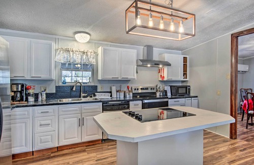 Shelby Casa | Game Room & Views: Lakefront Shelby Home!