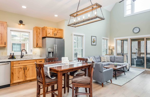 Cullowhee Casa | Game Room & Wraparound Decks: Cullowhee Home!