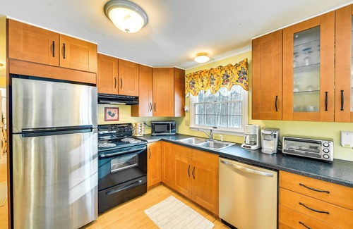 North Creek Cabaña | Game Room & Yard: Charming North Creek Home!