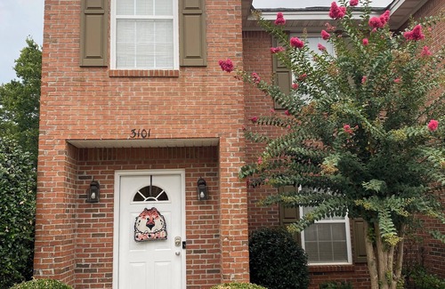 Auburn Condominio | Gameday Condo 2 miles from Campus!
