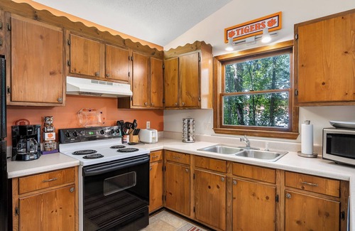 Clemson Casa | Gameday Getaway! - Less than 2 miles from Death Valley!