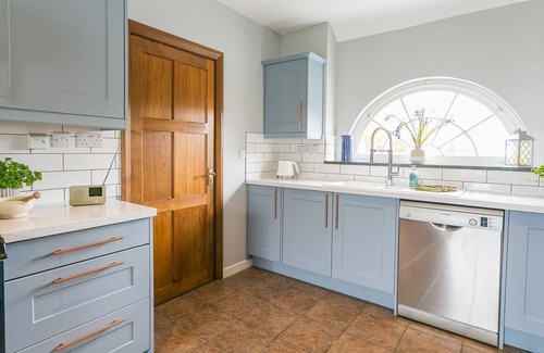 Bryngwran Cabaña | Gamekeeper's - a hot tub that sleeps 4 guests in 2 bedrooms