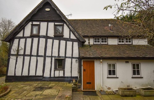 Welwyn Casa | Gamekeepers Cottage rural, good for isolation walks cycling Near train to London