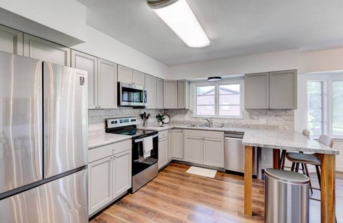 Windsor Heights Casa | GameRoom/2BD/Fast Wi-Fi