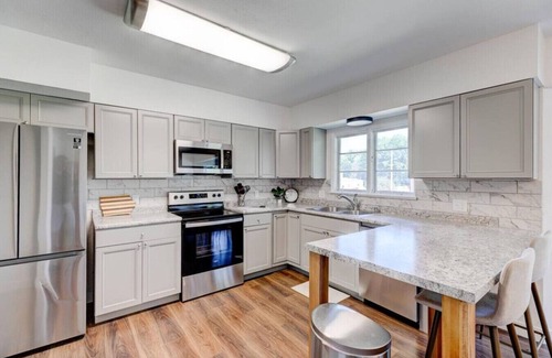 Windsor Heights Casa | GameRoom/2BD/Fast Wi-Fi