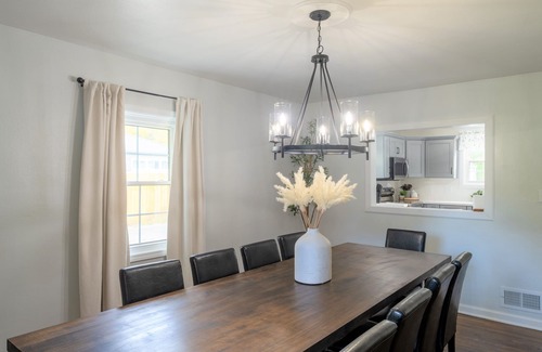 Saint Marys  Saint Joseph County Casa | *GameRoom*Pool*2663ft²*King Bed*65" TV*1000Mbps