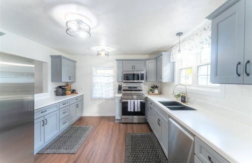 Saint Marys  Saint Joseph County Casa | *GameRoom*Pool*2663ft²*King Bed*65" TV*1000Mbps