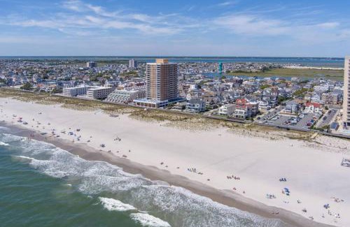 Ventnor City Casa | Gammys Beach Getaway Sleeps 20 2 blocks to Beach