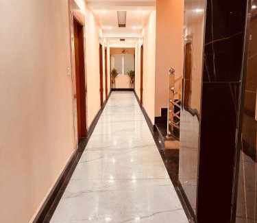 Bilhaur Hotel | Gamsi Roll INN