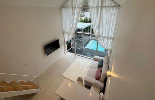 Ganghwa Villa | Ganghwado Ortun Pool Villa Pension