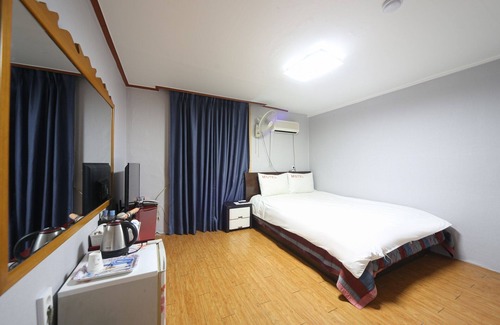 Kangjin-eup Hotel | Gangjin Buseong Park