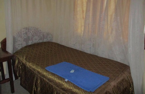 Tangana Hotel | Ganjoni wananchi Hotel