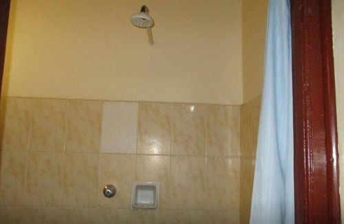 Tangana Hotel | Ganjoni wananchi Hotel