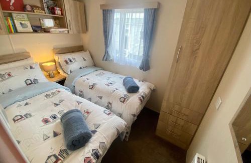 Looe Otro | Gannets Rest - Spacious Static Caravan with Sea Views