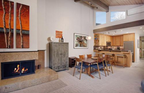 Aspen Casa | Gant Unit K301, A resort condo w/fireplace, upgraded kitchen, A/C, views from every room