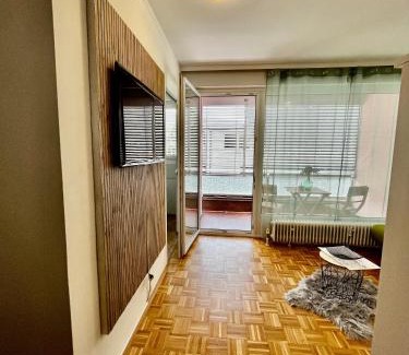 Klagenfurt am Woerthersee Apartamento | Ganze Ferienwohnung in Top Lage mit Loggia