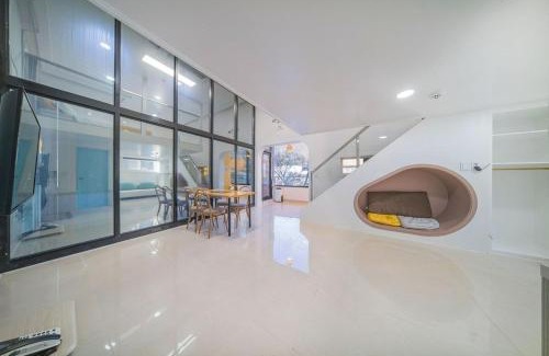 Oeseo Casa | Gapyeong Pool Villa Mountain High