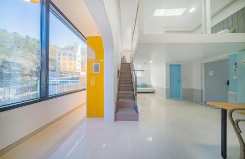 Oeseo Casa | Gapyeong Pool Villa Mountain High