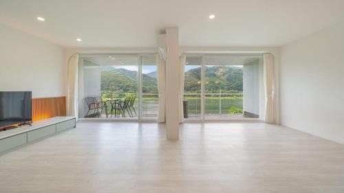 Oeseo Casa | Gapyeong Rowa River view Pension