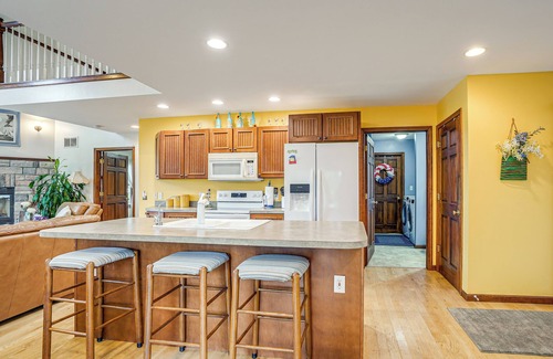 Coldwater Casa | Garage Game Room, Bar: Coldwater Lake House!