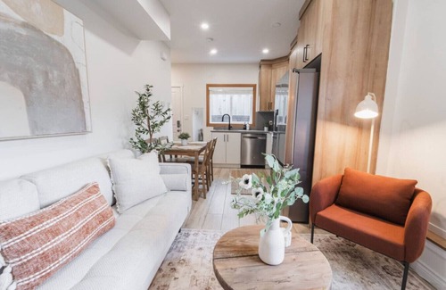 Northeast Edmonton Casa | GarageSuite| 2BD + Ping Pong Fun