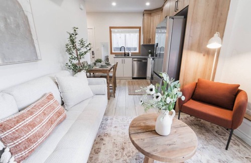 Northeast Edmonton Casa | GarageSuite| 2BD + Ping Pong Fun