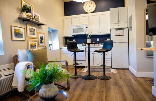Royal City Condominio | Gard Public House Inn & Restaurant