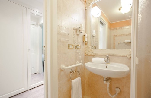 Cavalcaselle Hotel | Gardaland Hotel