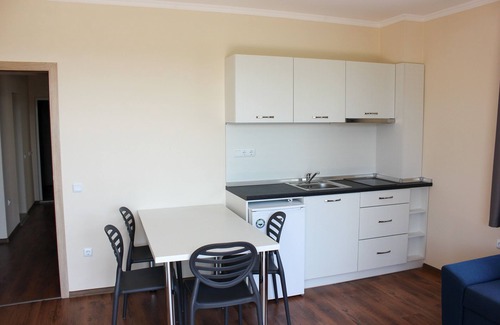 Intsaraki Condominio | Apartamento de 3 habitaciones Garden E3 en Macon Residence